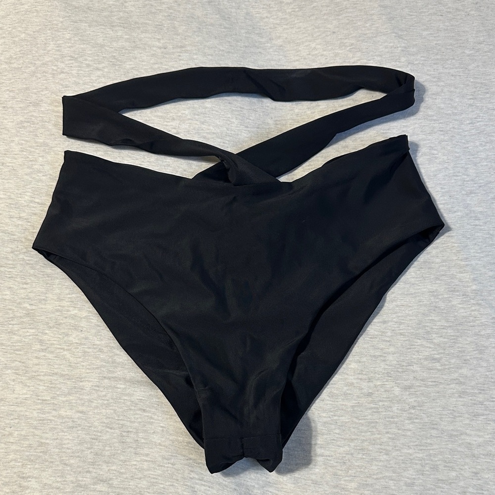 FANNA Pole Black High-Waisted X Bottom - Size L